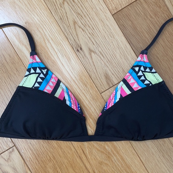 Ripcurl Triangle Bikini Bathing Suit Top - Picture 4 of 4